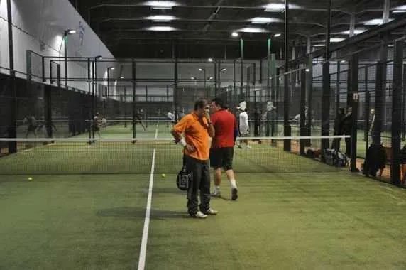 Arena Entrena Padel Center - centro deportivo en Pamplona