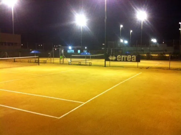 Centro De Tenis Y Padel El Espartal - centro deportivo en Espartinas