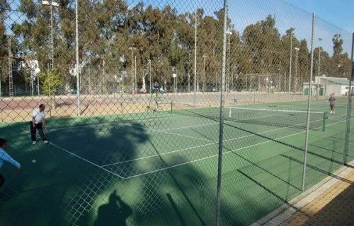 Centro Deportivo Ifni - centro deportivo en Sevilla