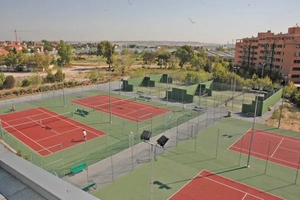 Centro Deportivo Municipal Barajas - centro deportivo en Madrid