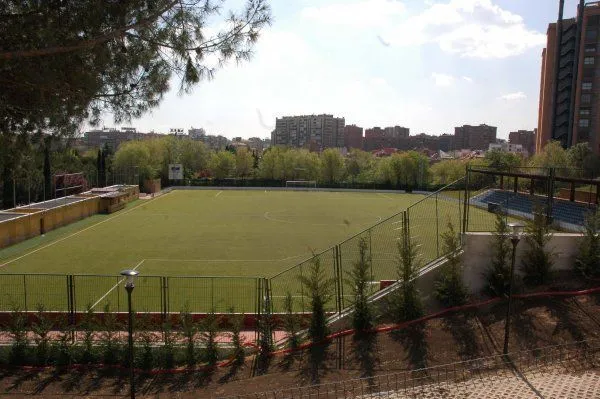 Centro Deportivo Municipal San Juan Bautista - centro deportivo en Madrid