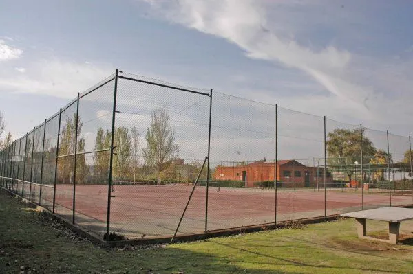 Centro Deportivo Municipal Santa Ana - centro deportivo en Madrid