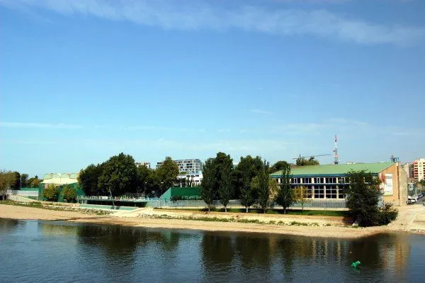 Centro Natación Helios - centro deportivo en Zaragoza