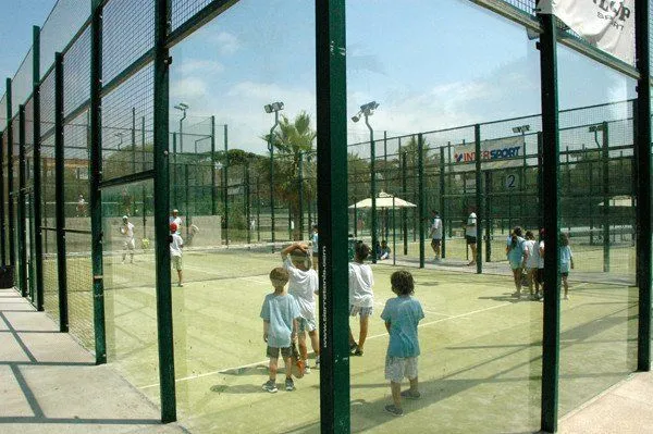 Club áccura Gavà Mar - centro deportivo en Gavà