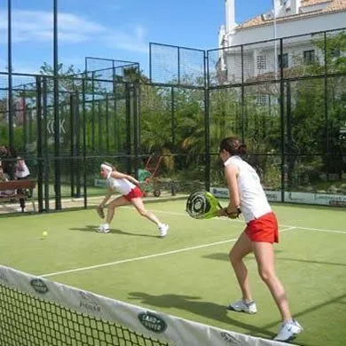 Club De Padel Aguadulce - centro deportivo en Roquetas de Mar