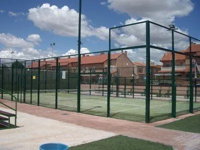 Club De Padel Casarrubuelos - centro deportivo en Casarrubuelos