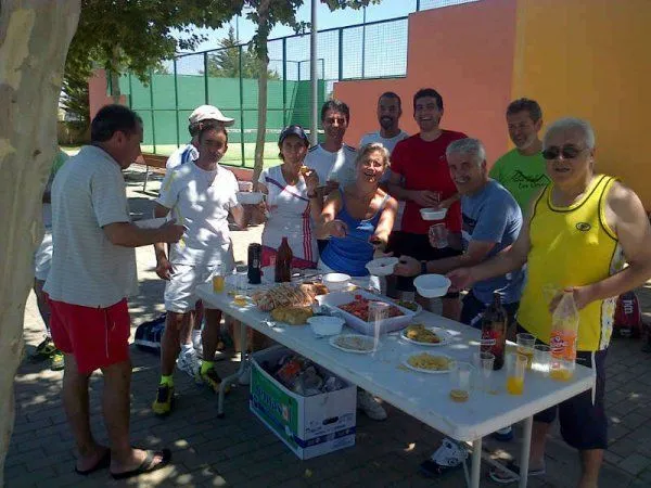 Club De Pádel Dos Hermanas - centro deportivo en Dos Hermanas