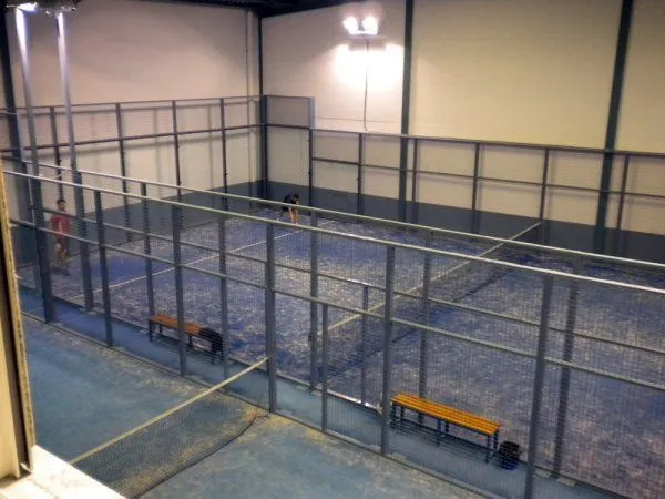 Club De Padel Indoor Parla - centro deportivo en Parla