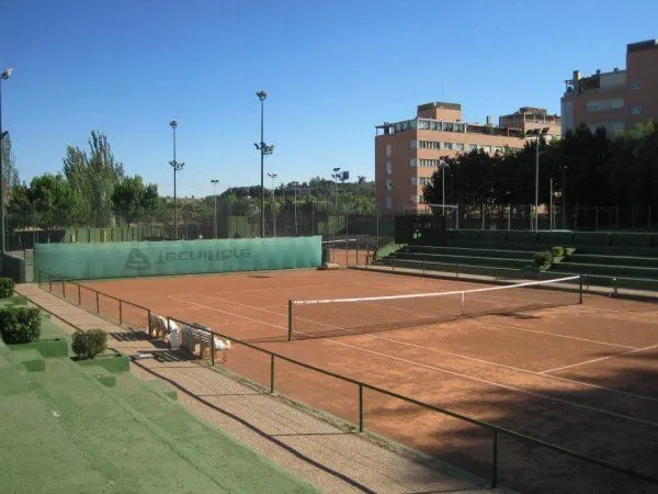 Club De Tenis Alameda - centro deportivo en Madrid