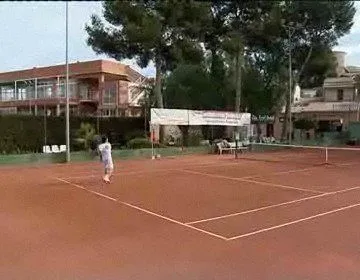 Club De Tenis Torrevieja - centro deportivo en Torrevieja