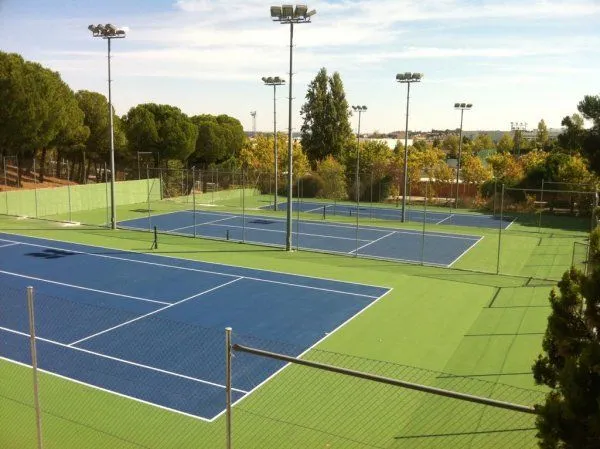 Club De Tenis Tres Cantos - centro deportivo en Tres Cantos
