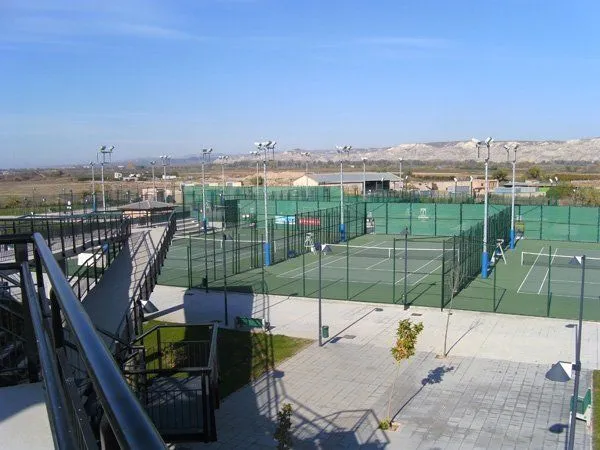 Club De Tenis Utebo - centro deportivo en Utebo