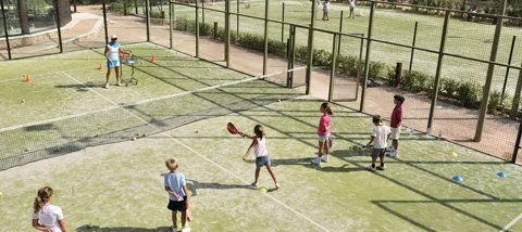 Club De Tenis Y Padel La Colina - centro deportivo en Torremolinos