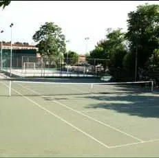 Club De Tennis Les Fonts - centro deportivo en Terrassa