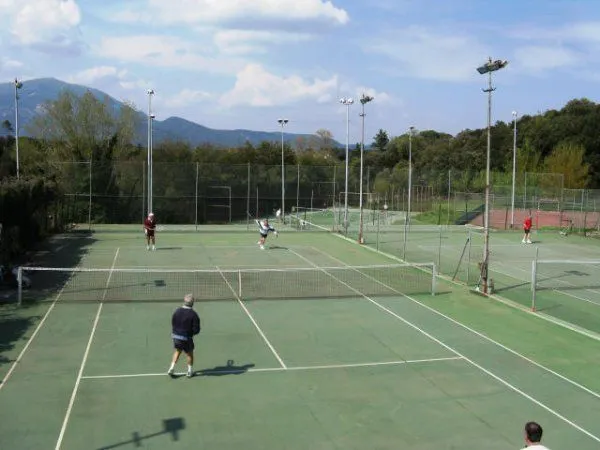 Club De Tennis Montnegre - centro deportivo en Sant Celoni