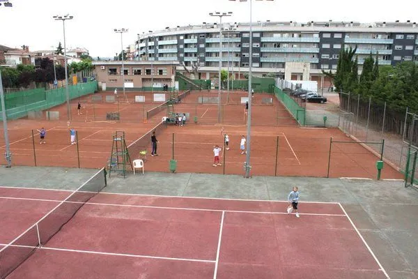 Club De Tennis Tàrrega - centro deportivo en Tàrrega