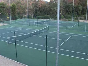 Club Esportiu El Roure - centro deportivo en Sant Quirze Safaja