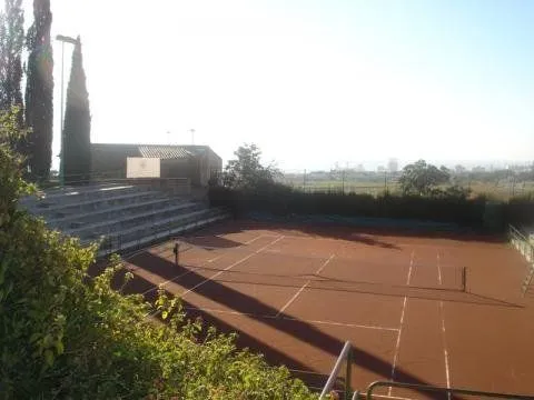 Club I Escola De Tennis Mataró - centro deportivo en Mataró