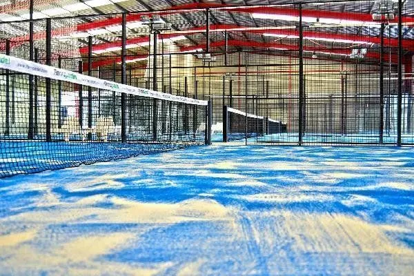 Club Odyssey Padel Indoor - centro deportivo en Fraga