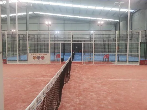 Club Padelzone Indoor Segovia - centro deportivo en Valverde del Majano