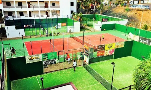 Club Santa Bárbara Padel & Tenis - centro deportivo en Teguise