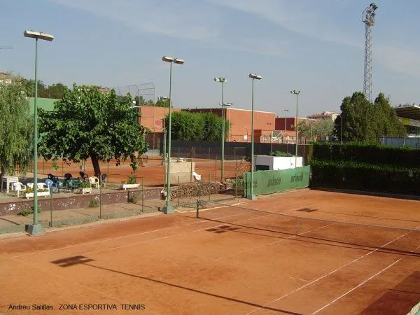 Club Tennis Cerdanyola - centro deportivo en Cerdanyola del Valles