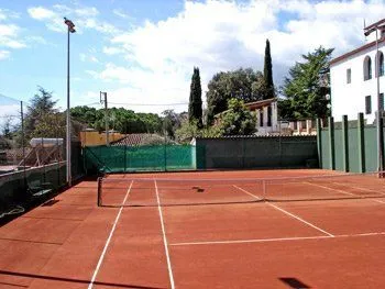Club Tennis Mont-cabrer - centro deportivo en Cabrils