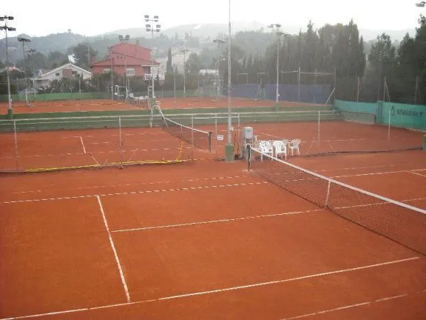 Club Tennis Tortosa - centro deportivo en Tortosa