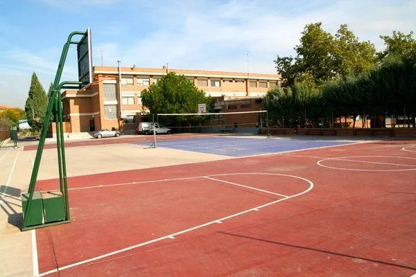 Colegio Camino Real - centro deportivo en Torrejón de Ardoz