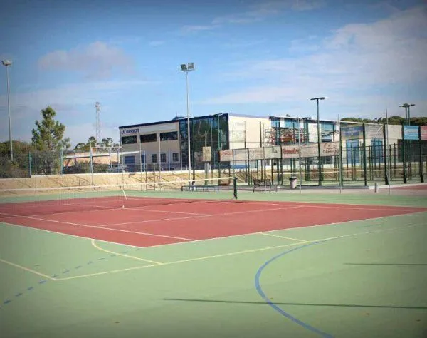 Complejo Deportivo Municipal De Bonares - centro deportivo en Bonares
