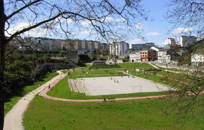 Complejo Deportivo Municipal De Frigsa - centro deportivo en Lugo