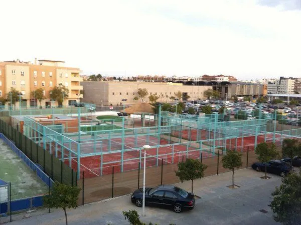El Vial Padel & Lodge - centro deportivo en Córdoba