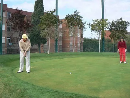 Golf Montjuich Pitch & Putt - centro deportivo en Barcelona