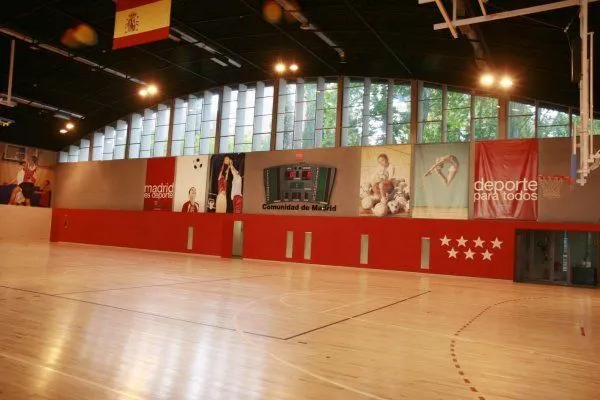 Instalaciones Deportivas Canal De Isabel Ii - centro deportivo en Madrid
