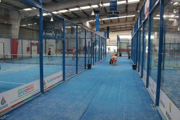 La Red 21 Padel Center - centro deportivo en Alcalá de Guadaíra