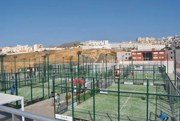 La Vaguada Racket Club - centro deportivo en Roquetas de Mar