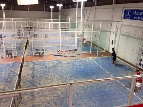 Master Padel Indoor - centro deportivo en Ronda