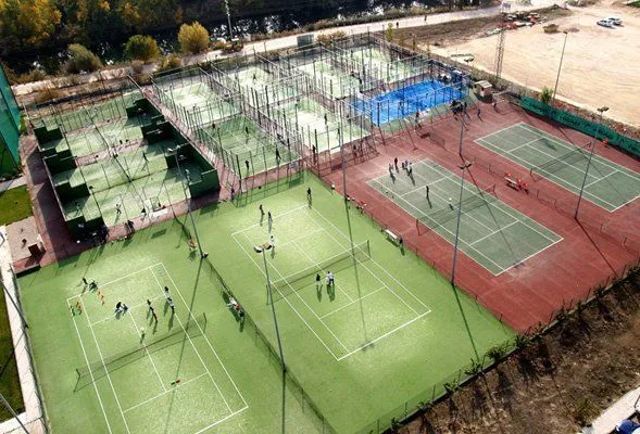 Momo Sports Club La Dehesa - centro deportivo en Alcalá de Henares