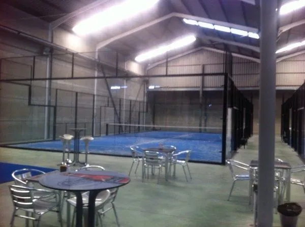 Moonpadel Club Indoor Valmojado - centro deportivo en Valmojado