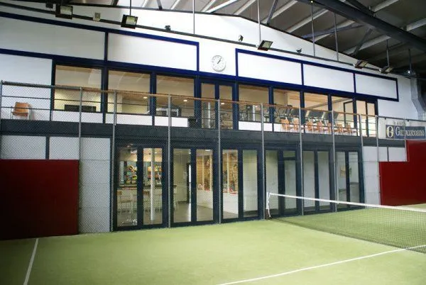 Padel 4 San Sebastián - centro deportivo en Donostia-San Sebastián