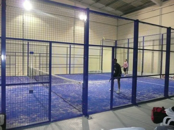Padel City - centro deportivo en Riba-roja de Turia