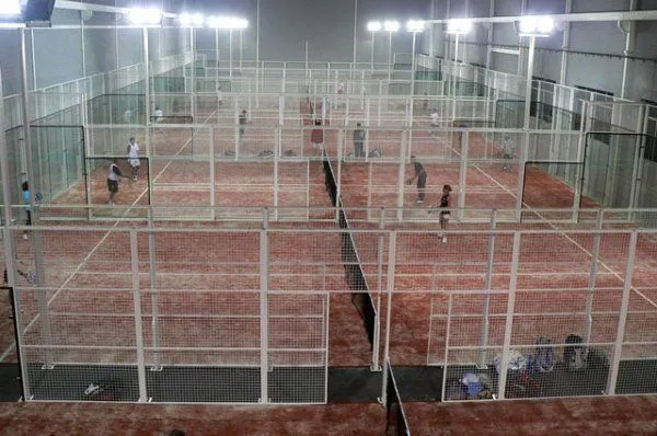 Pádel Friends Center - centro deportivo en Palencia