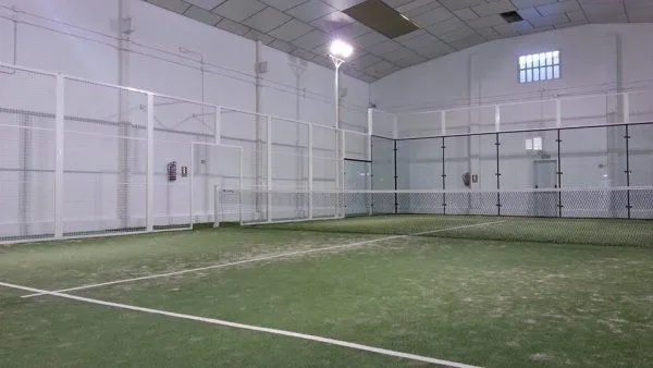 Padel Indoor 24h - centro deportivo en Cuarte de Huerva