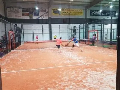 Pádel Indoor Alcalá - centro deportivo en Alcalá de Henares
