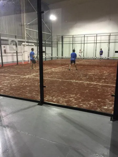 Padel Indoor Cub Garraf - centro deportivo en Vilanova i la Geltrú