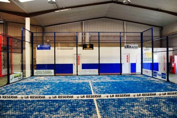 Padel Indoor Tierra De Barros - centro deportivo en Almendralejo