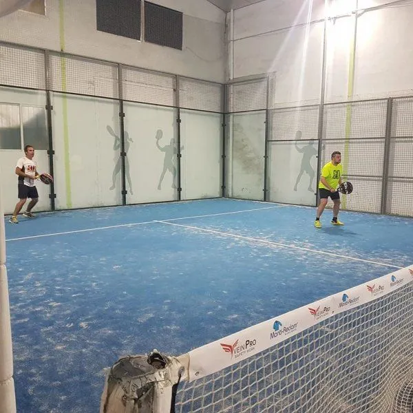 Pádel Munda - centro deportivo en Montilla