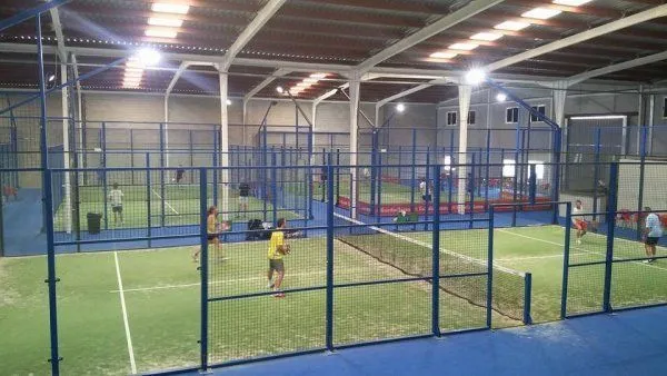 Pedreguer Pàdel Cobert - centro deportivo en Pedreguer
