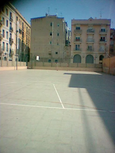 Pista Poliesportiva Municipal De Drassanes - centro deportivo en Barcelona