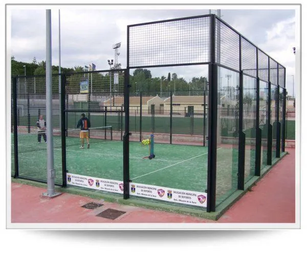 Pistas De Pádel Francis Ceballos - centro deportivo en Alhaurín de la Torre